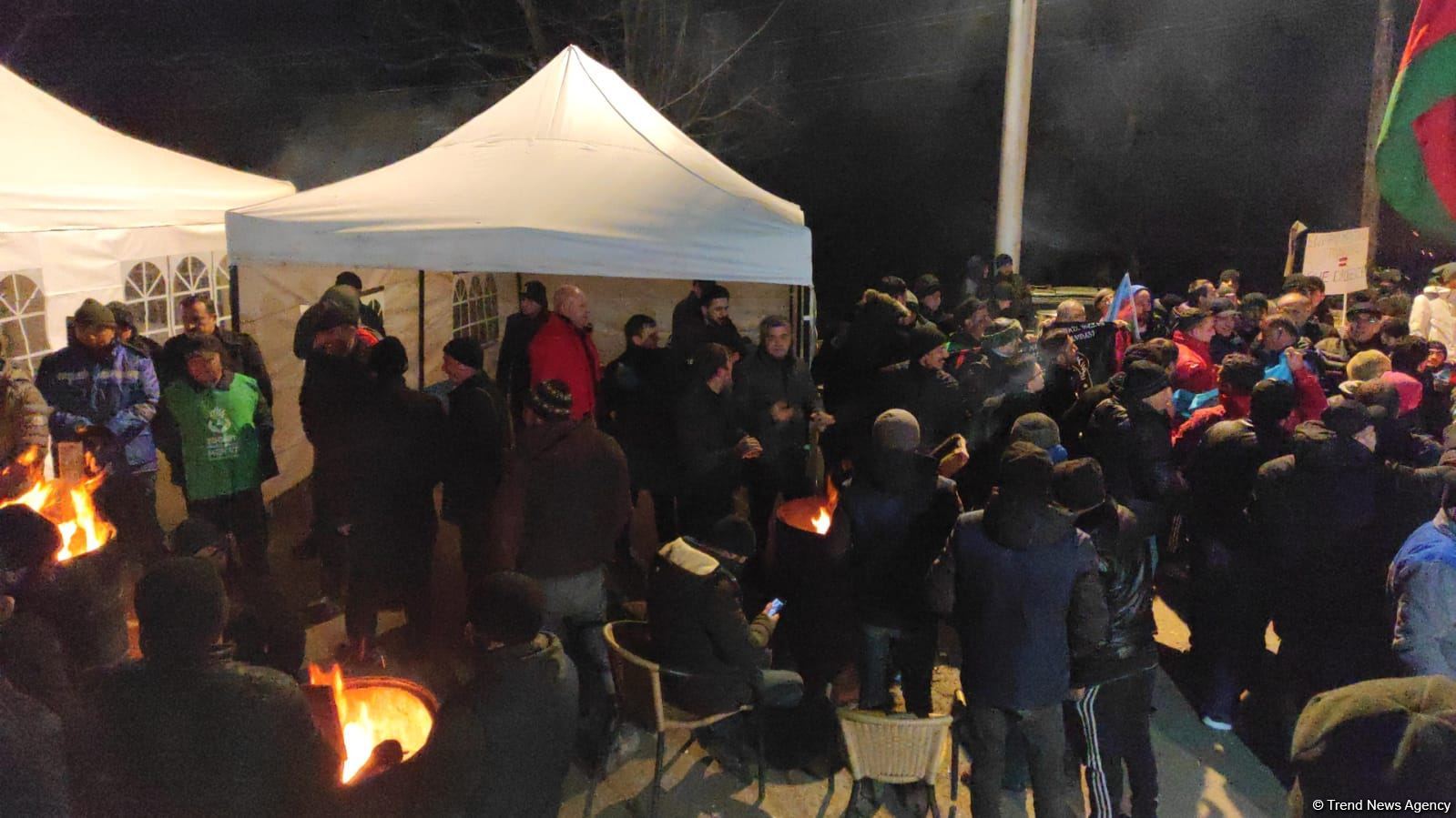 Azerbaijani NGOs' protests on Russian peacekeepers' deployment area continue for more than 19 hours (PHOTO/VIDEO)