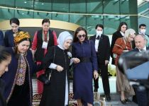 First VP of Azerbaijan Mehriban Aliyeva views exhibitions of fine and decorative arts in Turkmenbashi (PHOTO/VIDEO)