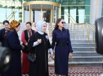 First VP of Azerbaijan Mehriban Aliyeva views exhibitions of fine and decorative arts in Turkmenbashi (PHOTO/VIDEO)