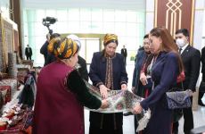 First VP of Azerbaijan Mehriban Aliyeva views exhibitions of fine and decorative arts in Turkmenbashi (PHOTO/VIDEO)