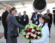 President Ilham Aliyev, First Lady Mehriban Aliyeva arrive in Turkmenistan on visit (PHOTO/VIDEO)