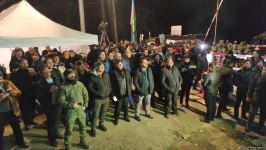 Участники акции протеста и миротворцы вместе смотрят футбольный матч Франция-Марокко (ФОТО/ВИДЕО)