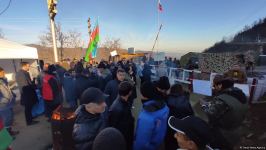 Azerbaijanis continue protests near Shusha for third day (PHOTO)