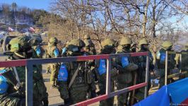 Azerbaijanis continue protests near Shusha for third day (PHOTO)