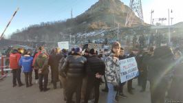 Azerbaijanis continue protests near Shusha for third day (PHOTO)
