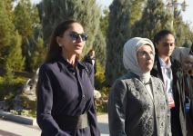 First VP of Azerbaijan Mehriban Aliyeva views exhibitions of fine and decorative arts in Turkmenbashi (PHOTO/VIDEO)