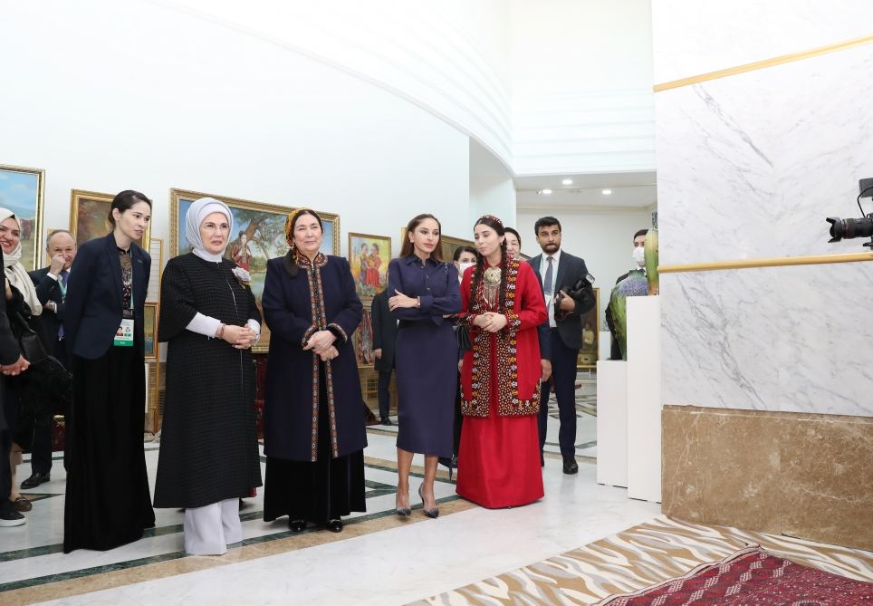 First VP of Azerbaijan Mehriban Aliyeva views exhibitions of fine and decorative arts in Turkmenbashi (PHOTO/VIDEO)
