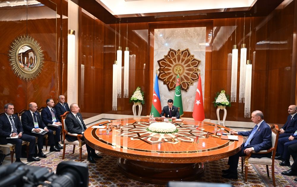 Состоялась встреча президентов Азербайджана, Турции и Туркменистана в расширенном составе (ФОТО/ВИДЕО)