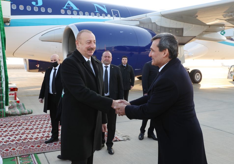 President Ilham Aliyev, First Lady Mehriban Aliyeva arrive in Turkmenistan on visit (PHOTO/VIDEO)
