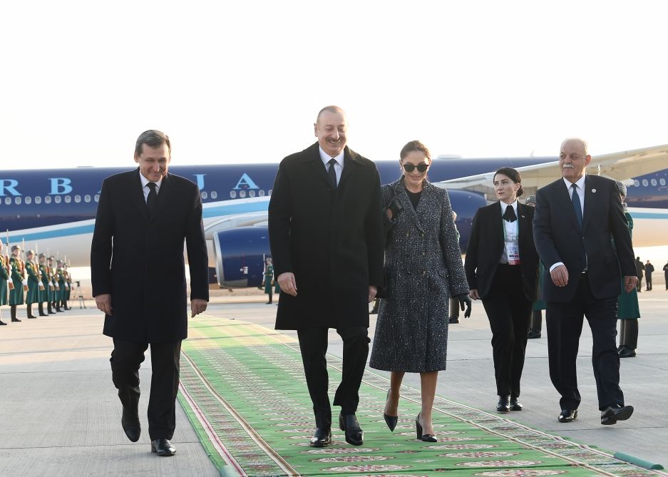President Ilham Aliyev, First Lady Mehriban Aliyeva arrive in Turkmenistan on visit (PHOTO/VIDEO)