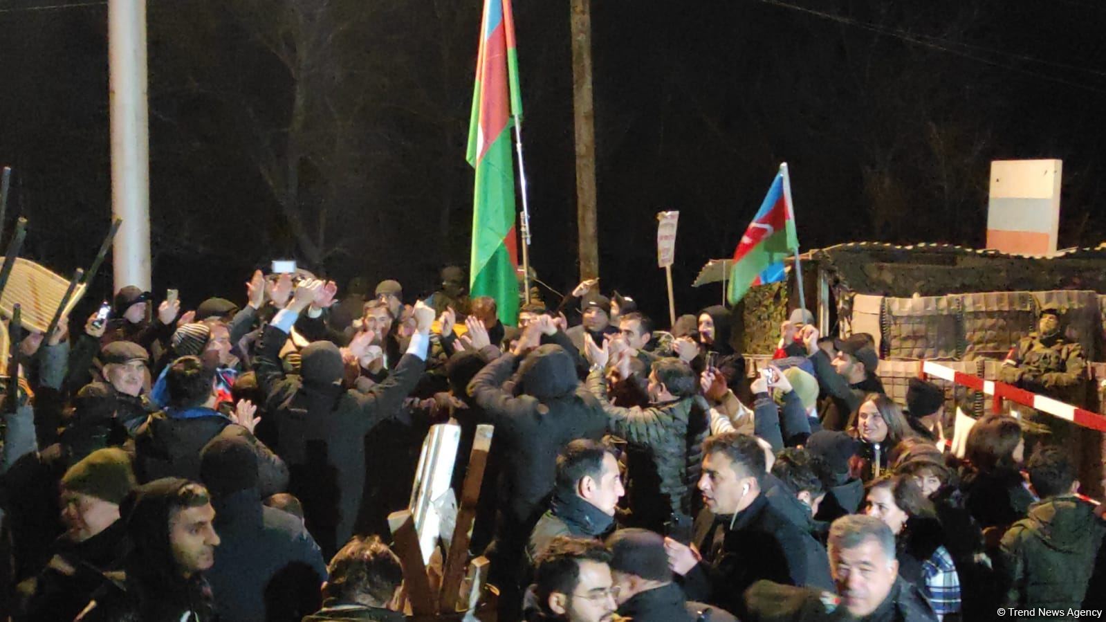 Peaceful protesters once again sing national anthem of Azerbaijan near Shusha (PHOTO/VIDEO)