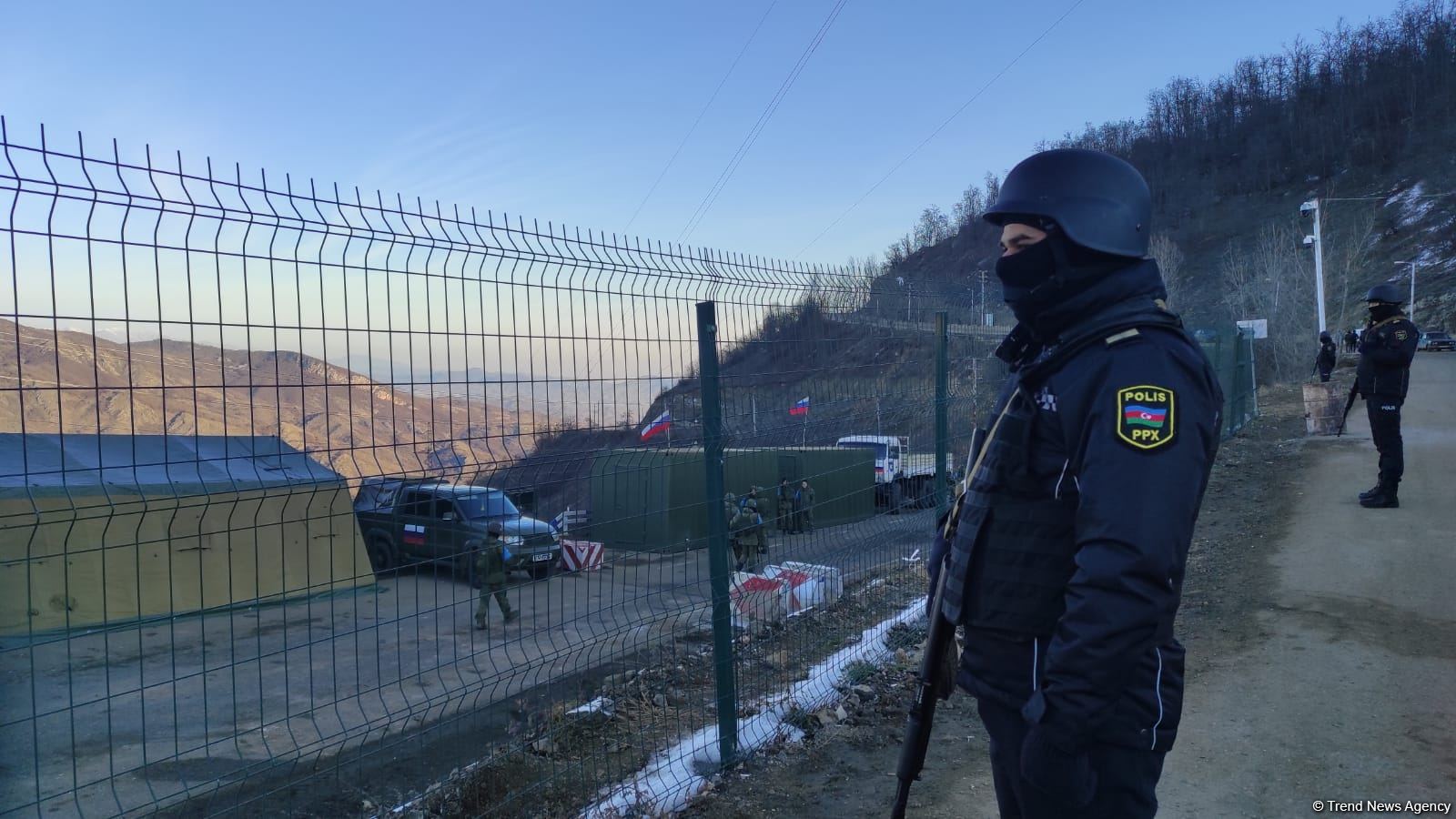 Azerbaijanis continue protests near Shusha for third day (PHOTO)