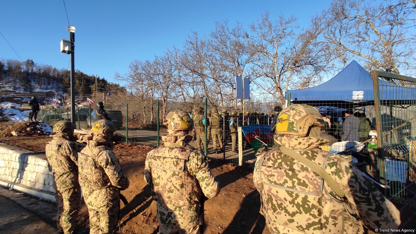 Azerbaijanis continue protests near Shusha for third day (PHOTO)