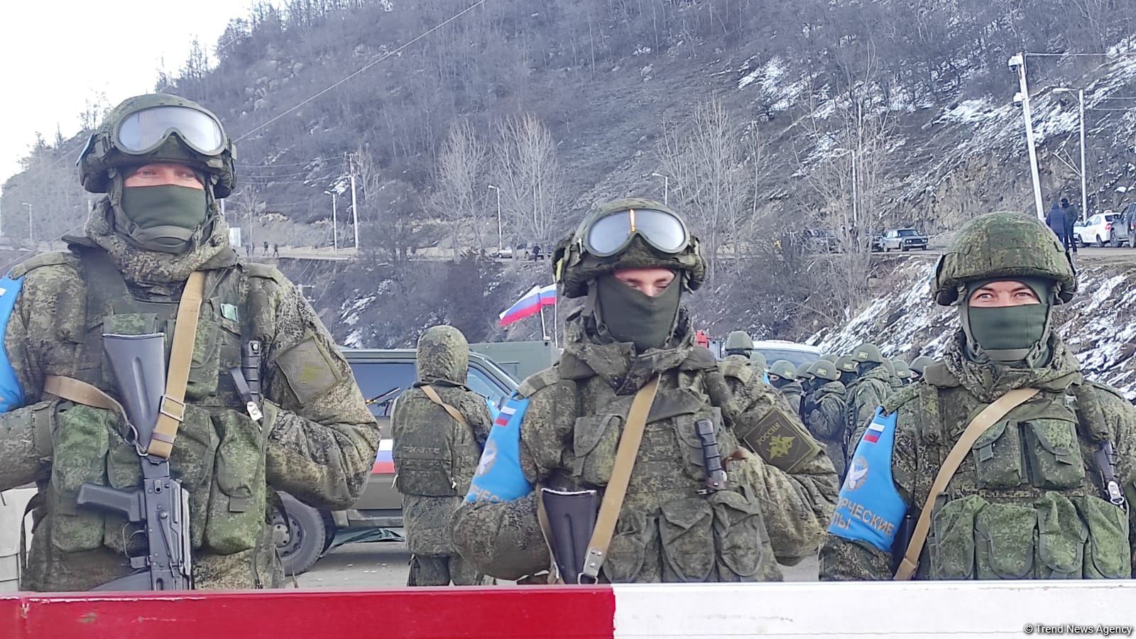 Azerbaijanis continue protests near Shusha for third day (PHOTO)