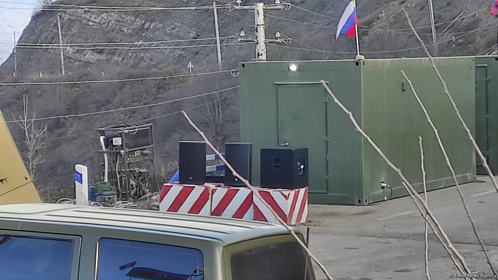 Российские миротворцы принесли колонки на место проведения мирной акции в Карабахе (ФОТО)