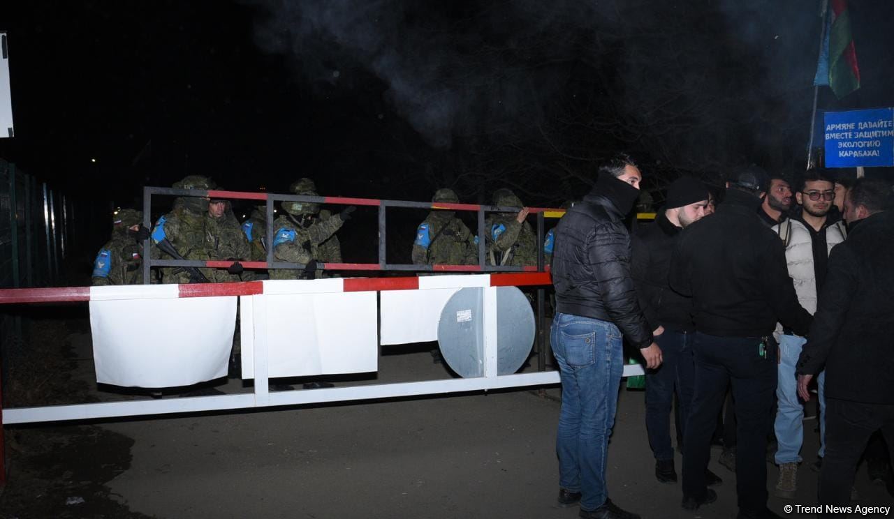 Russian peacekeepers' supply vehicle pass along Azerbaijan's Lachin road (PHOTO/VIDEO)