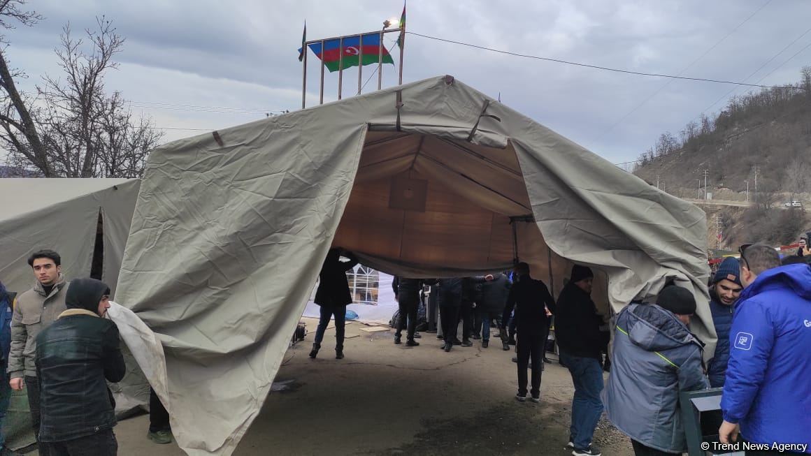 More Armenian fake news exposed: why Azerbaijanis really taking down tents near Shusha (PHOTO)