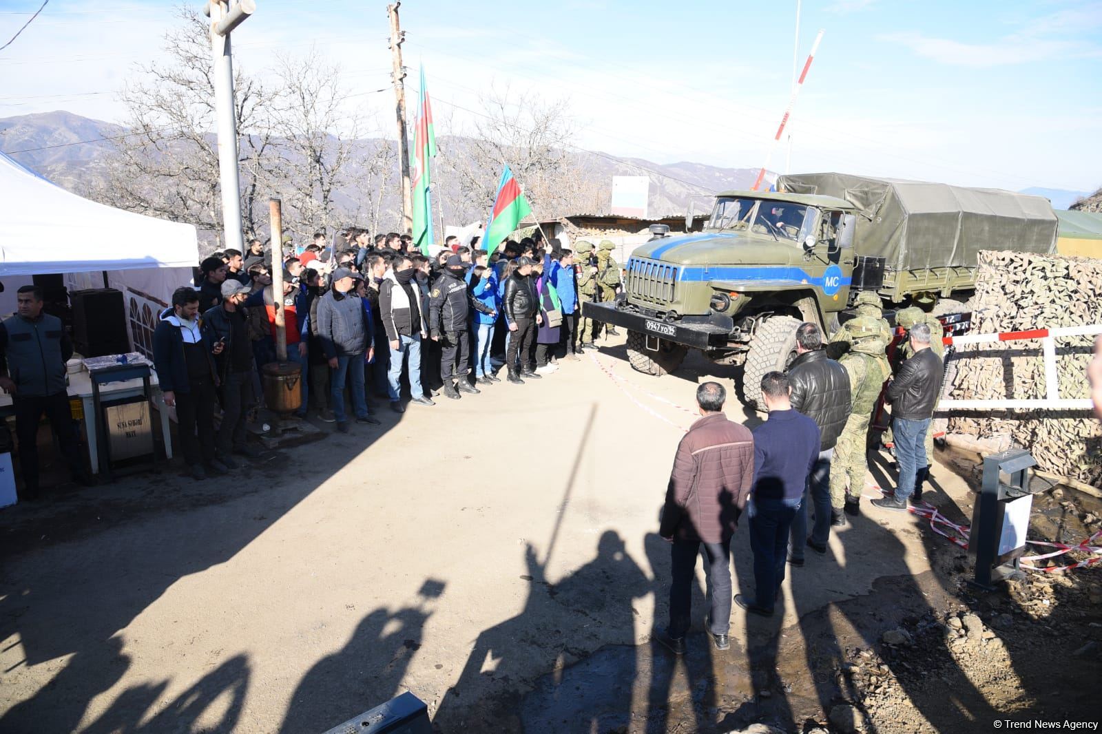 Peacekeepers' supply vehicles pass freely along Azerbaijan's Lachin road (PHOTO/VIDEO)