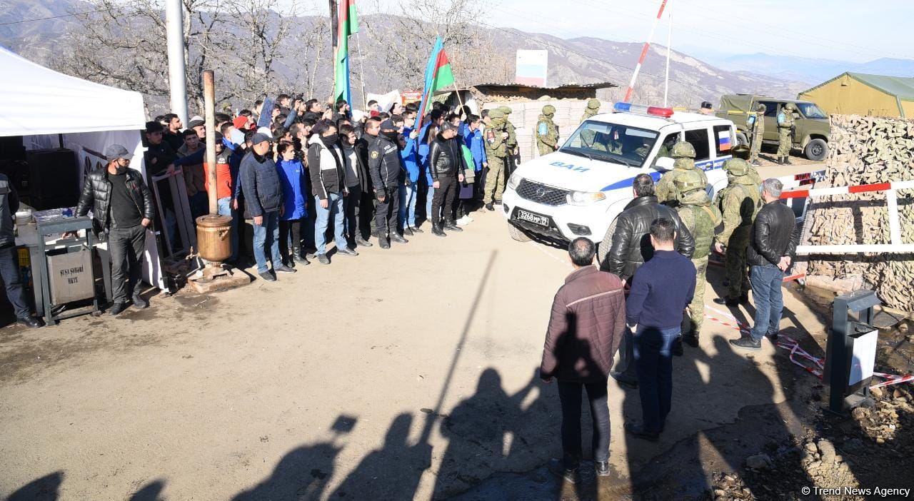 Peacekeepers' supply vehicles pass freely along Azerbaijan's Lachin road (PHOTO/VIDEO)