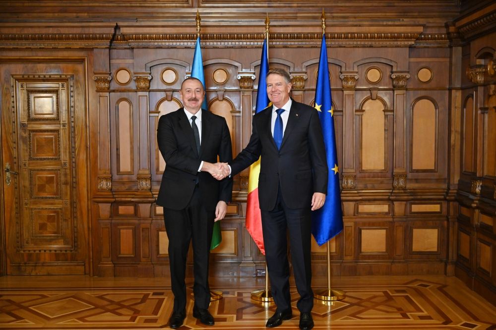 President Ilham Aliyev meets President of Romania Klaus Iohannis (PHOTO/VIDEO)