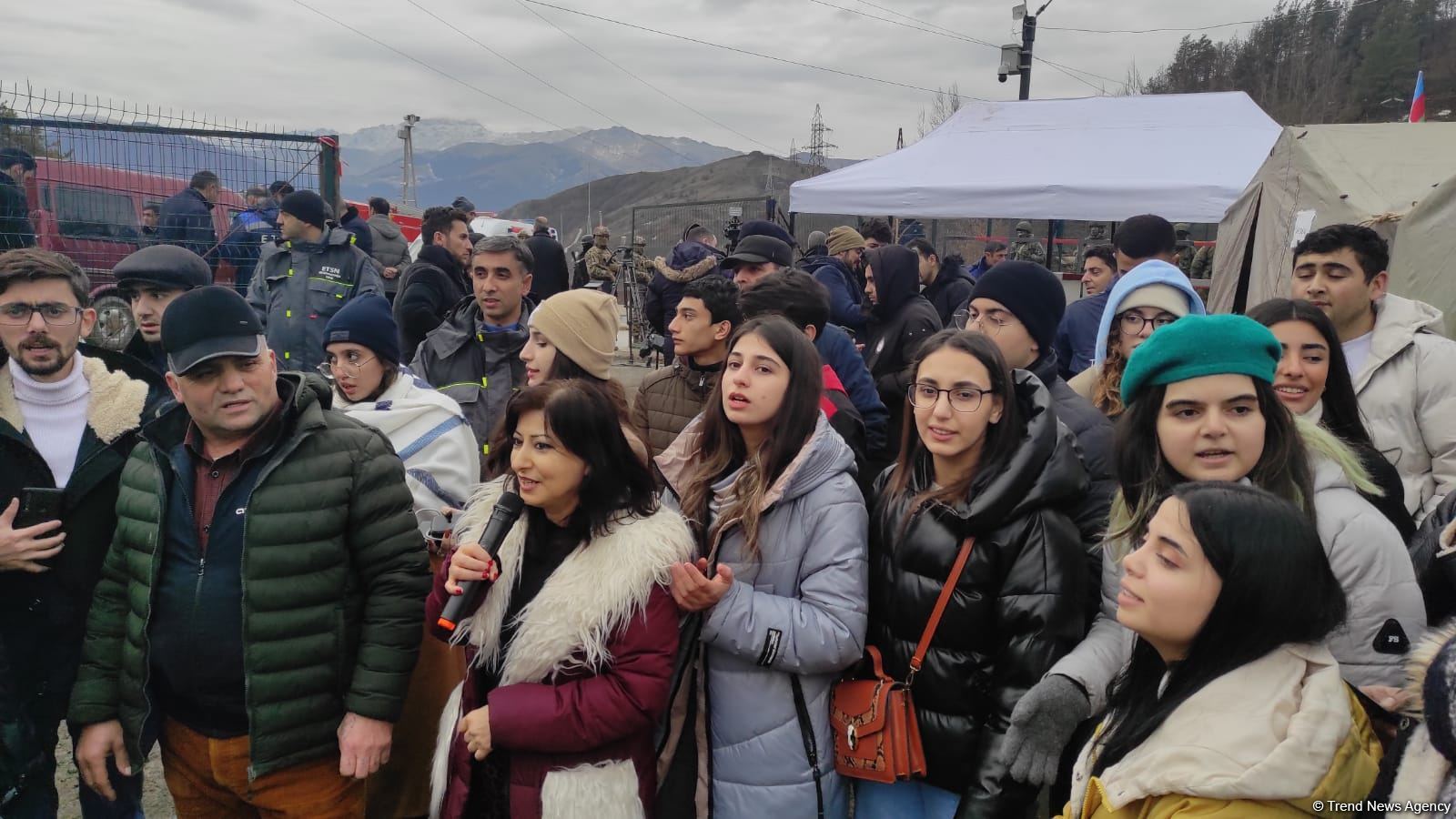Azerbaijanis continue peaceful protests on Lachin road (PHOTO/VIDEO)