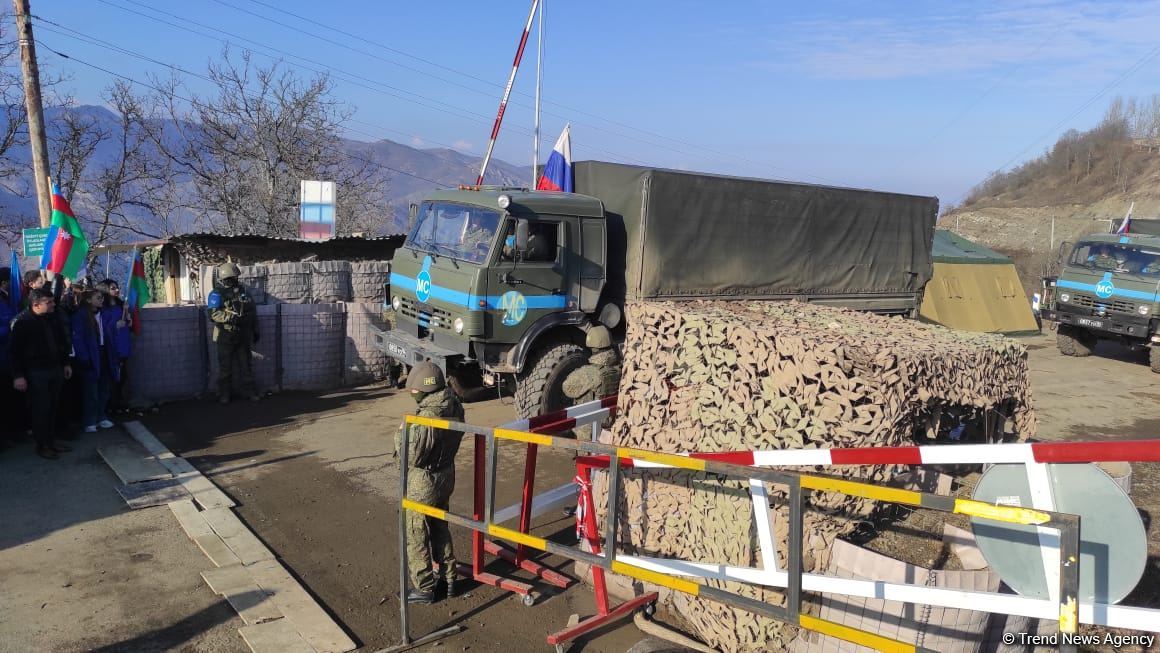 Russian Peacekeepers' supply vehicles pass unhindered along Lachin road