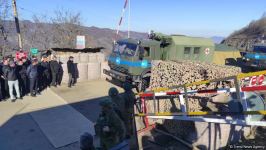 Peacekeepers' supply vehicles pass unhindered along Lachin road (PHOTO/VIDEO)