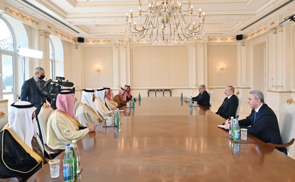 President Ilham Aliyev receives delegation led by Minister of Investment of Saudi Arabia (PHOTO)