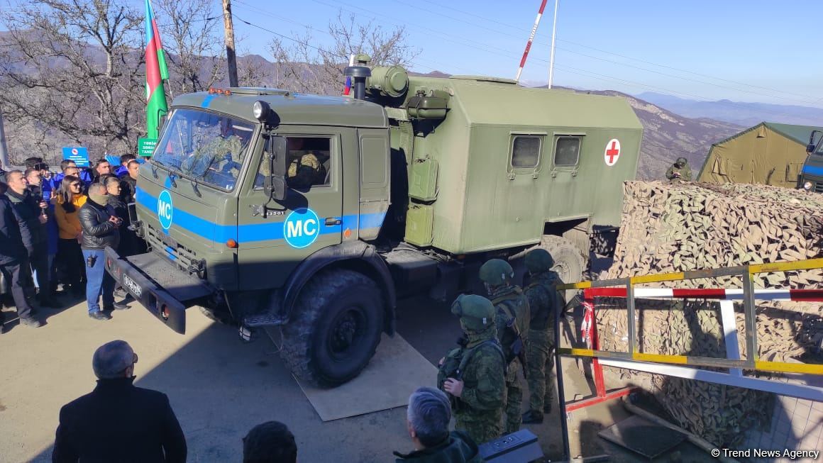 Peacekeepers' supply vehicles pass unhindered along Lachin road (PHOTO/VIDEO)