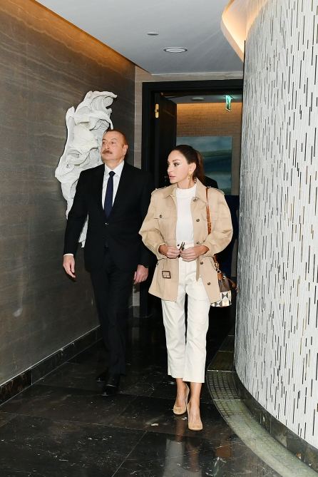 Президент Ильхам Алиев и Первая леди Мехрибан Алиева приняли участие в открытии отеля The Ritz-Carlton Baku (ФОТО/ВИДЕО)