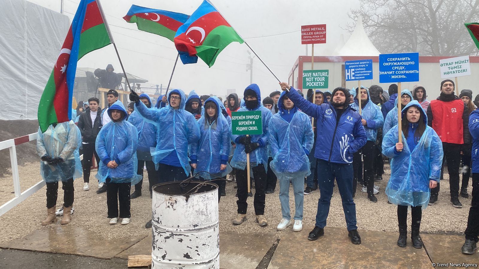 Акция на Лачинской дороге продолжается, несмотря на ухудшение погоды (ФОТО/ВИДЕО)