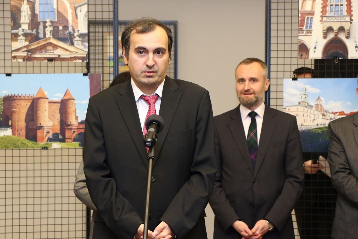 От готических замков до современных комплексов: в Баку показали архитектурные шедевры польских городов (ФОТО)