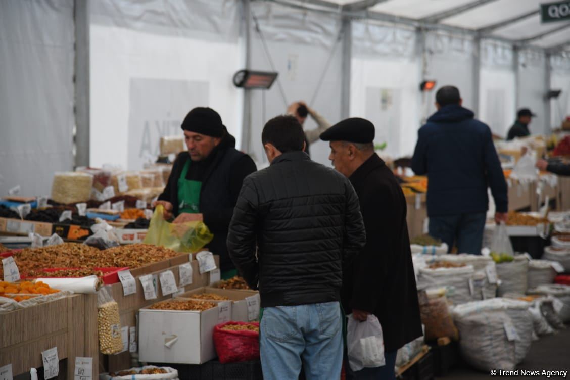 Цены на продукцию на ярмарках ”Из села в город" в Баку и на Абшероне (ФОТО)