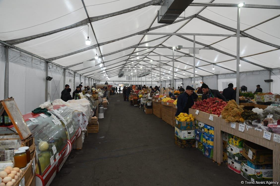 Цены на продукцию на ярмарках ”Из села в город" в Баку и на Абшероне (ФОТО)