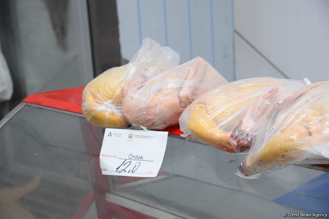 Цены на продукцию на ярмарках ”Из села в город" в Баку и на Абшероне (ФОТО)