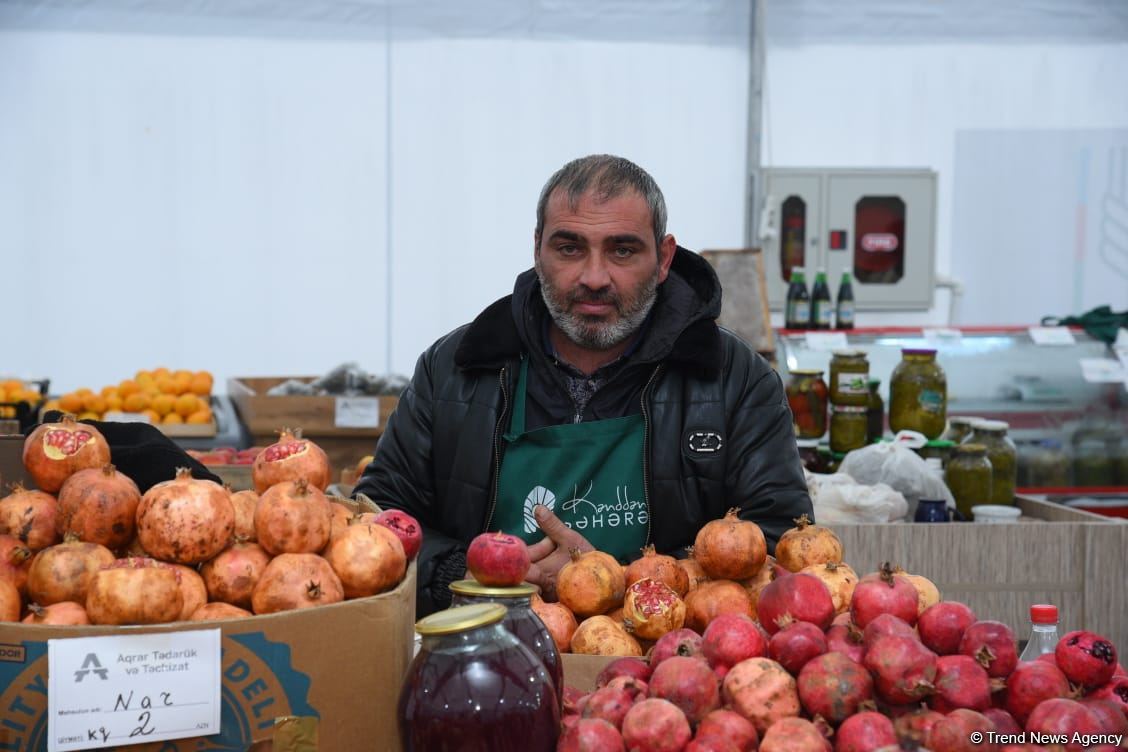 Цены на продукцию на ярмарках ”Из села в город" в Баку и на Абшероне (ФОТО)