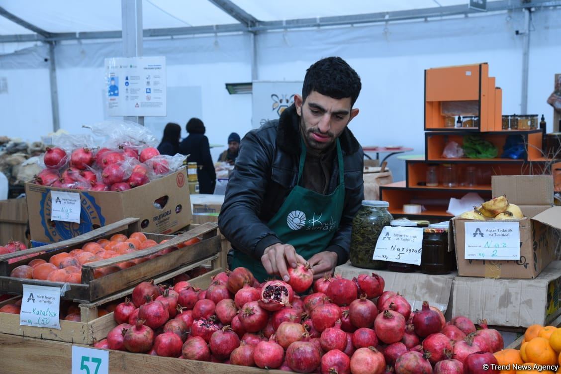Цены на продукцию на ярмарках ”Из села в город" в Баку и на Абшероне (ФОТО)