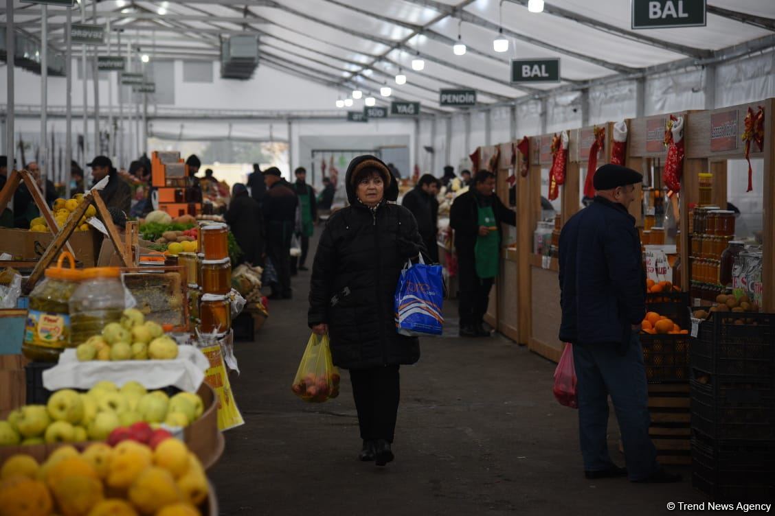Цены на продукцию на ярмарках ”Из села в город" в Баку и на Абшероне (ФОТО)