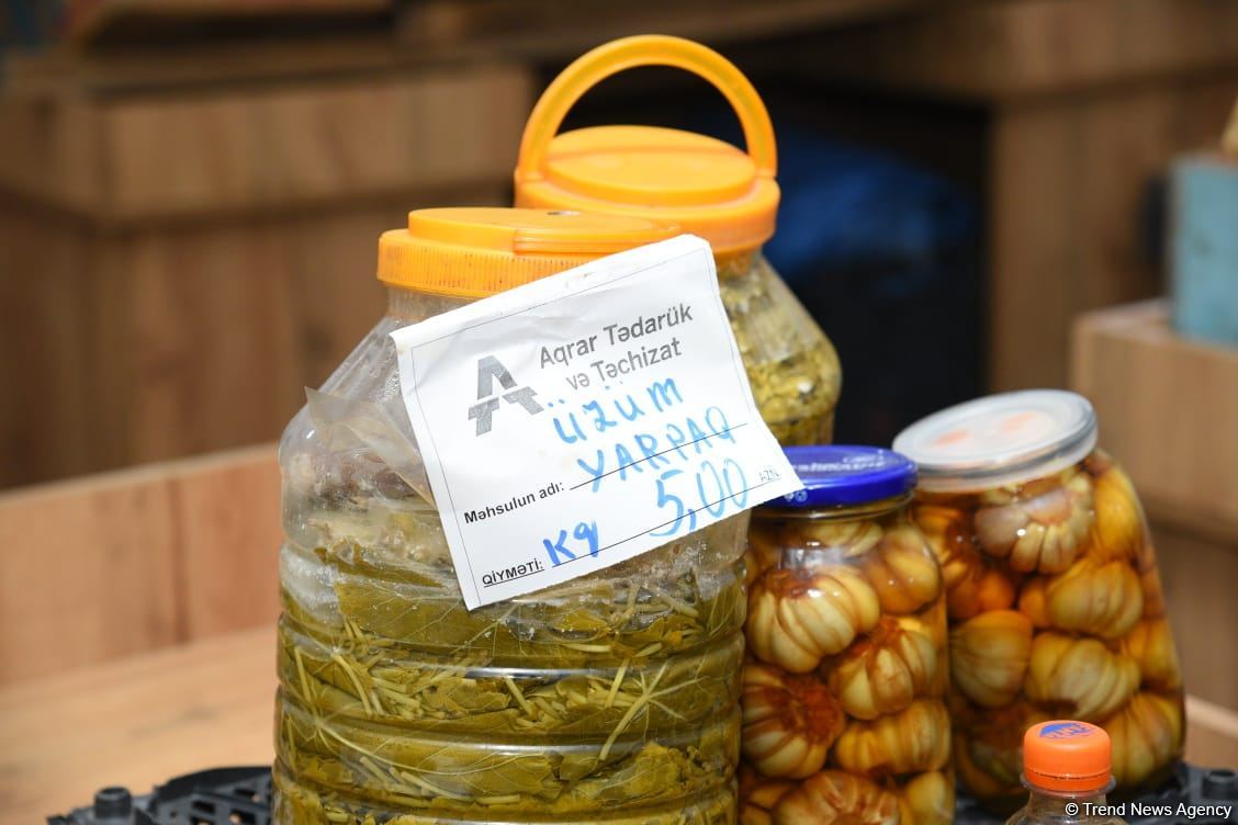 Цены на продукцию на ярмарках ”Из села в город" в Баку и на Абшероне (ФОТО)
