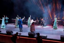 Большой соло-концерт Энвера Садыгова – душевная музыка, танцы и классика, дебют детей артиста (ВИДЕО, ФОТО)