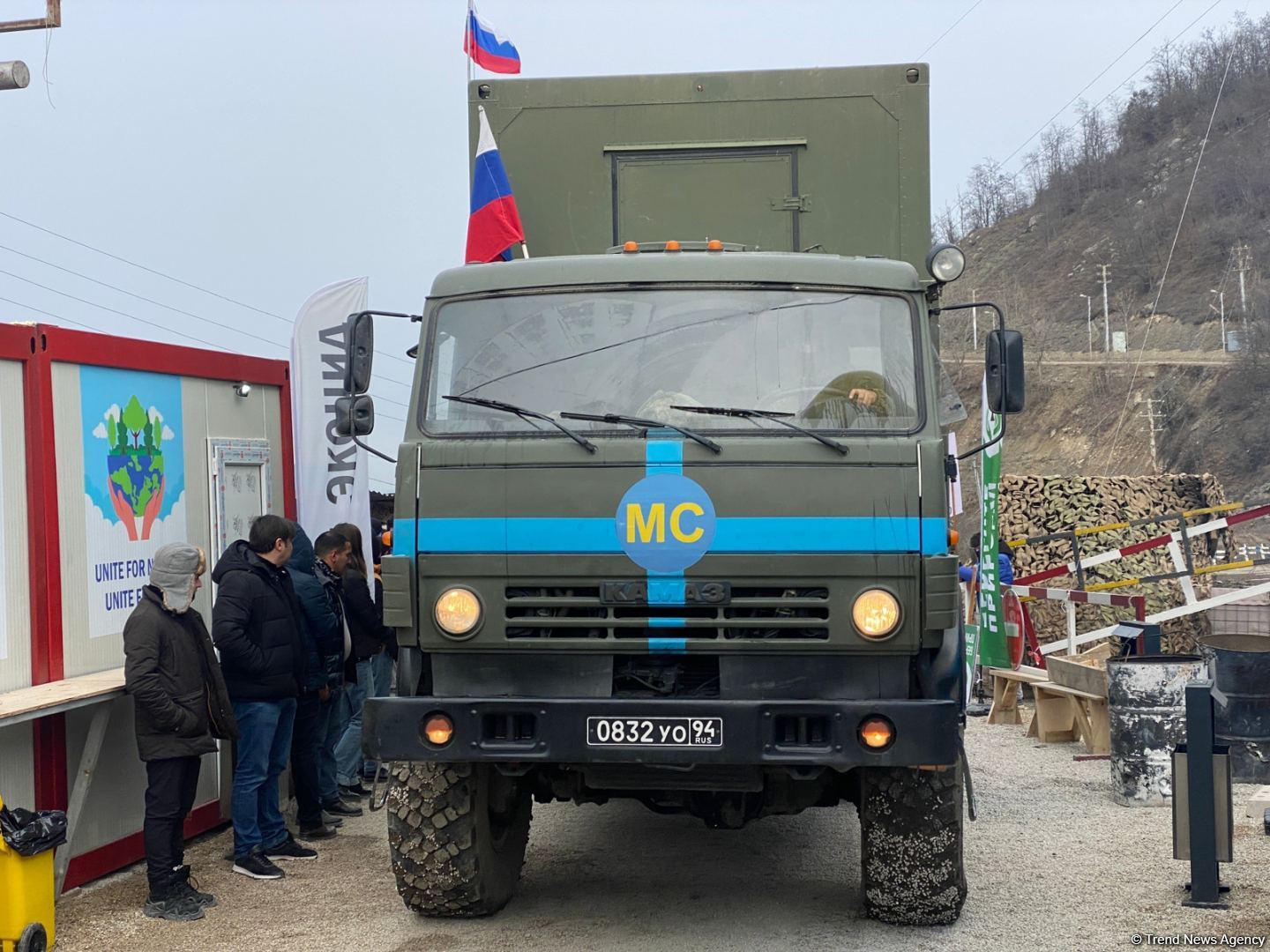 Палатки и контейнеры миротворцев демонтируются и увозятся в направлении Лачина (ФОТО)