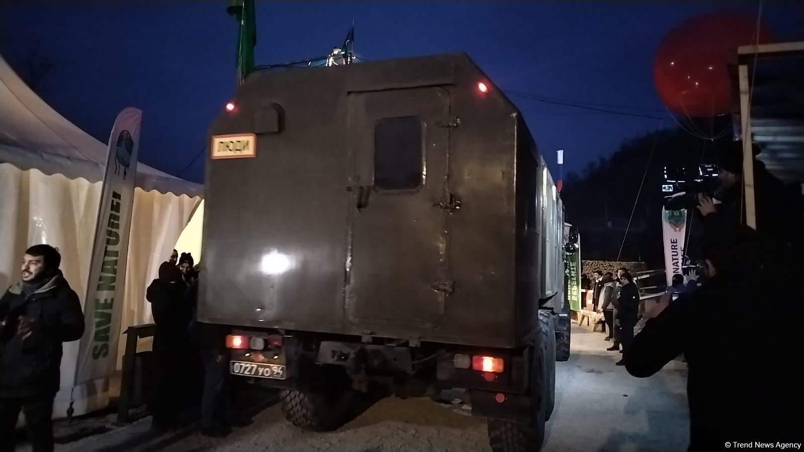 По Лачинской дороге в очередной раз проехали машины снабжения российских миротворцев (ФОТО/ВИДЕО)
