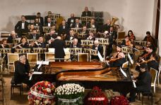 Величие классической музыки в исполнении Фархада Бадалбейли и Мурада Адыгезалзаде (ФОТО/ВИДЕО)