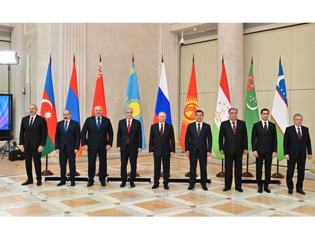 President Ilham Aliyev takes part in CIS heads of state meeting in St. Petersburg (PHOTO/VIDEO)