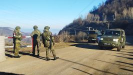 Several more vehicles of Russian peacekeepers pass freely along Azerbaijan's Lachin-Khankandi road (PHOTO)