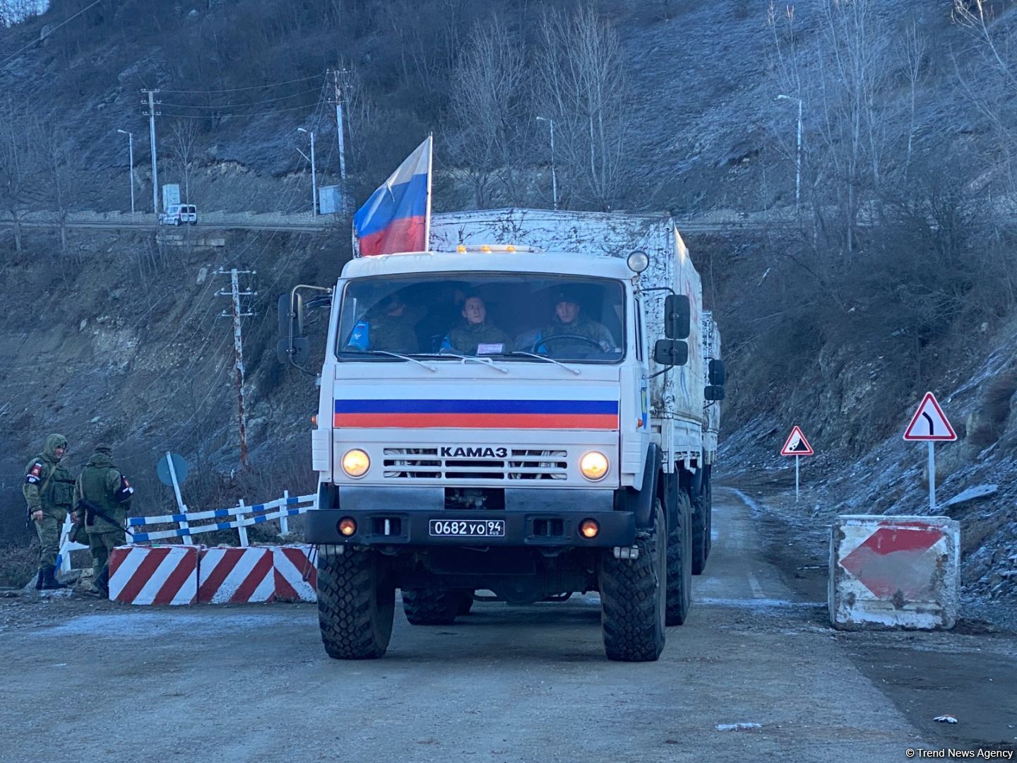 По Лачинской дороге беспрепятственно проехали еще три машины снабжения РМК (ФОТО)