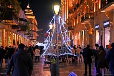 Баку в канун Нового года (ФОТОРЕПОРТАЖ)
