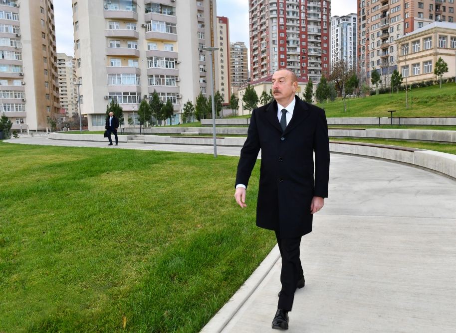 President Ilham Aliyev attends inauguration of second part of Central Park in Baku (PHOTO/VIDEO)