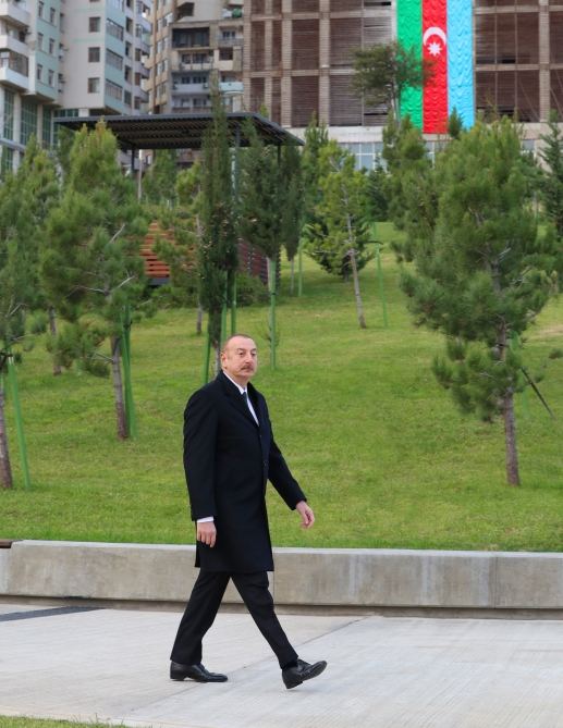 President Ilham Aliyev attends inauguration of second part of Central Park in Baku (PHOTO/VIDEO)