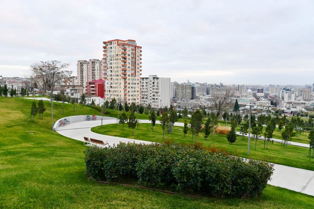 President Ilham Aliyev attends inauguration of second part of Central Park in Baku (PHOTO/VIDEO)
